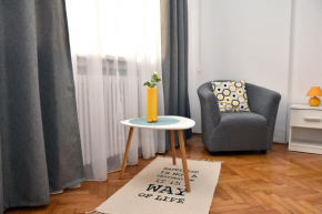 Sweet Story Central Apartment